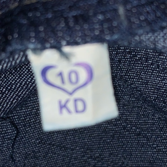 Angels Capris - Picture 4 of 9